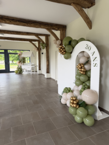 Salle de réception - Anniversaire - Domaine du Clos de la Sansonnette à Bosville en Normandie