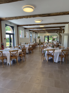Salle de réception - Anniversaire - Domaine du Clos de la Sansonnette à Bosville en Normandie